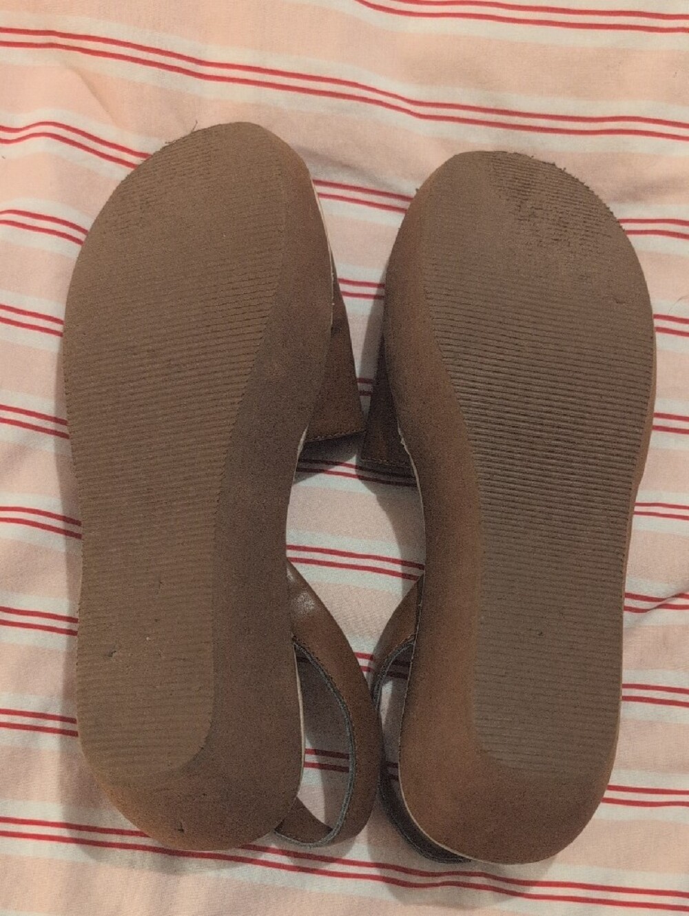 Kenneth Cole Reaction Brown Faux Leather Slingback Wedge Sandals - Picture 3 of 3